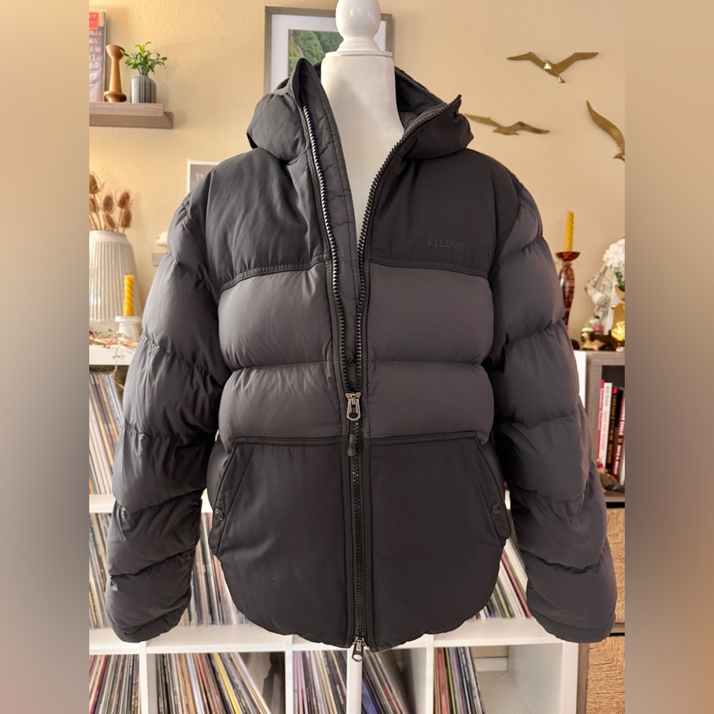Filson Men’s Size Medium Featherweight Goose Down Faded Black Puffer Jacket